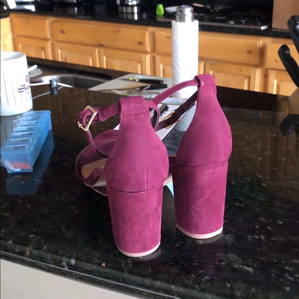 Purple heels - Picture 4 of 4